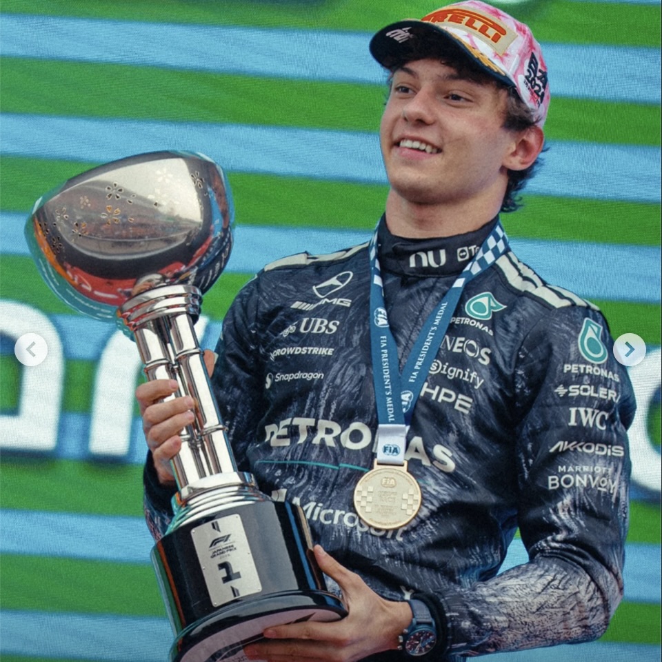 Kimi Antonelli with the Japanese Grand Prix first-place trophy